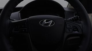Used 2014 Hyundai i20 [2012-2014] Sportz 1.4 CRDI Diesel Manual top_features Airbags