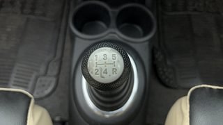 Used 2014 Honda Amaze [2013-2016] 1.2 S i-VTEC Petrol Manual interior GEAR  KNOB VIEW