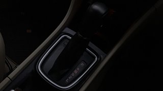 Used 2018 maruti-suzuki Ciaz Alpha Petrol AT Petrol Automatic interior GEAR  KNOB VIEW