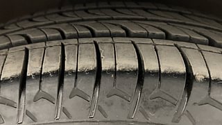 Used 2019 Hyundai Grand i10 [2017-2020] Magna 1.2 Kappa VTVT Petrol Manual tyres RIGHT FRONT TYRE TREAD VIEW
