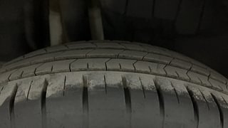 Used 2020 Maruti Suzuki Swift [2017-2021] ZXi AMT Petrol Automatic tyres RIGHT REAR TYRE TREAD VIEW