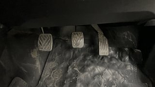 Used 2015 Maruti Suzuki Swift [2011-2017] VXi Petrol Manual interior PEDALS VIEW