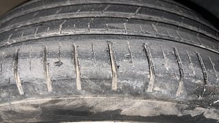 Used 2015 Hyundai Elite i20 [2014-2018] Asta 1.2 (O) Petrol Manual tyres RIGHT FRONT TYRE TREAD VIEW
