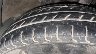Used 2017 Renault Kwid [2017-2019] RXT 1.0 SCE Special Petrol Manual tyres RIGHT FRONT TYRE TREAD VIEW