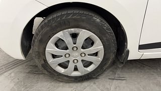 Used 2018 Hyundai Eon [2011-2018] Magna + Petrol Manual tyres LEFT FRONT TYRE RIM VIEW