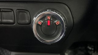 Used 2019 Renault Kwid [2015-2019] 1.0 RXL AMT Petrol Automatic interior GEAR  KNOB VIEW