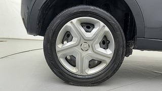 Used 2020 Tata Nexon [2017-2020] XZ Petrol Petrol Manual tyres RIGHT REAR TYRE RIM VIEW