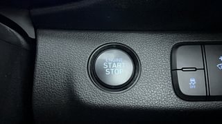 Used 2020 Hyundai Venue [2019-2022] SX 1.0 (O) Turbo iMT Petrol Manual top_features Keyless start