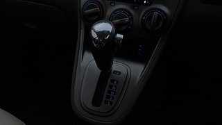 Used 2012 Hyundai i10 [2010-2016] Sportz AT Petrol Petrol Automatic interior GEAR  KNOB VIEW