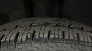 Used 2017 Renault Kwid [2015-2019] 1.0 RXL AMT Petrol Automatic tyres RIGHT FRONT TYRE TREAD VIEW