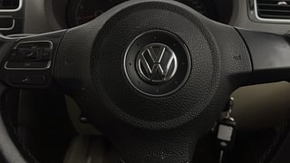 Used 2014 volkswagen Vento 1.6L Highline Petrol Petrol Manual top_features Airbags