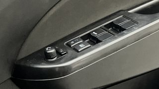 Used 2015 Maruti Suzuki Swift [2011-2017] VXi Petrol Manual top_features Power windows