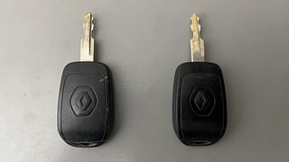 Used 2017 Renault Kwid [2015-2019] 1.0 RXL AMT Petrol Automatic extra CAR KEY VIEW