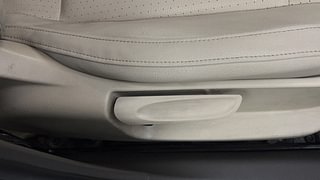 Used 2014 volkswagen Vento 1.6L Highline Petrol Petrol Manual top_features Driver height adjustable seat