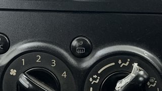 Used 2018 Maruti Suzuki Wagon R 1.0 [2010-2019] VXi Petrol Manual top_features Rear defogger