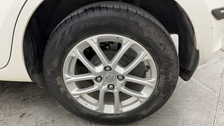 Used 2020 Maruti Suzuki Swift [2017-2021] ZXi AMT Petrol Automatic tyres LEFT REAR TYRE RIM VIEW