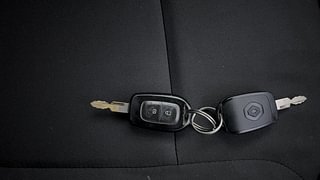 Used 2017 Renault Kwid [2017-2019] RXT 1.0 SCE Special Petrol Manual extra CAR KEY VIEW