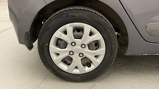 Used 2015 Hyundai Grand i10 Sportz 1.2 Kappa VTVT Petrol Manual tyres RIGHT REAR TYRE RIM VIEW