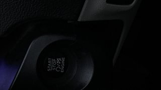 Used 2019 JEEP Compass [2017-2021] Limited 1.4 Petrol AT Petrol Automatic top_features Keyless start