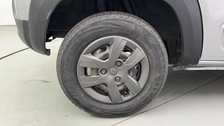Used 2019 Renault Kwid [2015-2019] 1.0 RXL AMT Petrol Automatic tyres RIGHT REAR TYRE RIM VIEW
