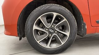 Used 2017 Hyundai Grand i10 [2017-2020] Asta 1.2 Kappa VTVT Petrol Manual tyres LEFT FRONT TYRE RIM VIEW
