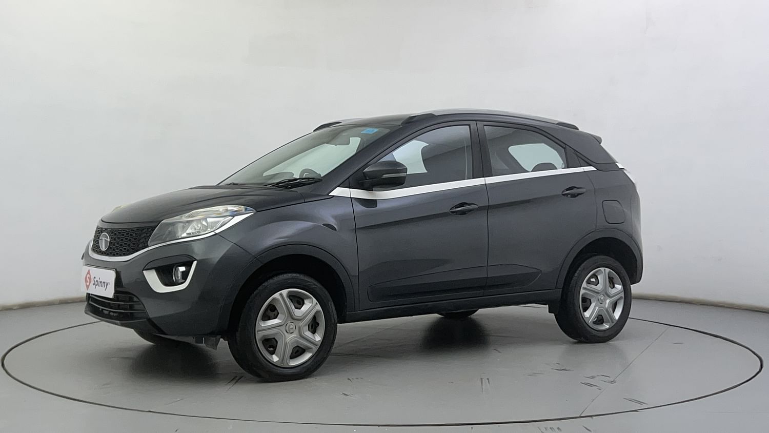 LEFT FRONT CORNER VIEW