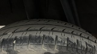 Used 2017 Renault Kwid [2015-2019] 1.0 RXL AMT Petrol Automatic tyres RIGHT REAR TYRE TREAD VIEW