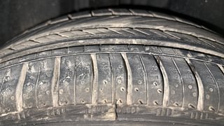 Used 2013 volkswagen Vento 1.6L Comfortline Petrol Petrol Manual tyres RIGHT REAR TYRE TREAD VIEW