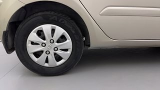 Used 2012 Hyundai i10 [2010-2016] Sportz AT Petrol Petrol Automatic tyres RIGHT REAR TYRE RIM VIEW