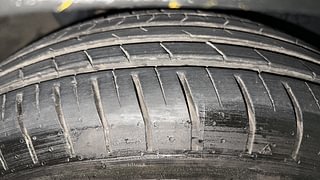 Used 2021 Renault Triber RXZ AMT Petrol Automatic tyres RIGHT FRONT TYRE TREAD VIEW