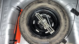 Used 2019 Renault Kwid [2015-2019] 1.0 RXL AMT Petrol Automatic tyres SPARE TYRE VIEW