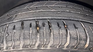 Used 2022 Hyundai New i20 Asta (O) 1.0 Turbo DCT Petrol Automatic tyres LEFT FRONT TYRE TREAD VIEW