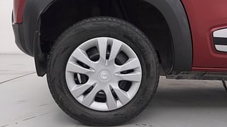 Used 2017 Renault Kwid [2017-2019] RXT 1.0 SCE Special Petrol Manual tyres RIGHT REAR TYRE RIM VIEW