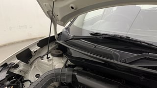 Used 2020 Maruti Suzuki Swift [2017-2021] ZXi AMT Petrol Automatic engine ENGINE RIGHT SIDE HINGE & APRON VIEW