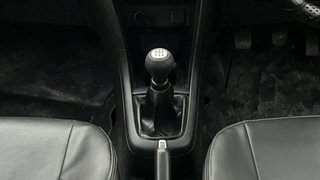 Used 2015 Maruti Suzuki Swift [2011-2017] VXi Petrol Manual interior GEAR  KNOB VIEW