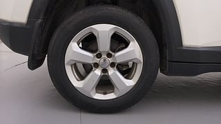 Used 2019 JEEP Compass [2017-2021] Limited 1.4 Petrol AT Petrol Automatic tyres RIGHT REAR TYRE RIM VIEW