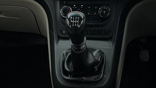 Used 2019 Mahindra Marazzo M2 8str Diesel Manual interior GEAR  KNOB VIEW