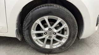 Used 2020 Maruti Suzuki Swift [2017-2021] ZXi AMT Petrol Automatic tyres RIGHT FRONT TYRE RIM VIEW