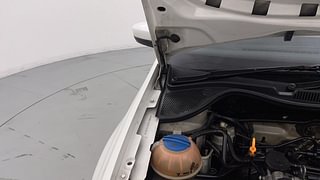 Used 2012 Volkswagen Polo [2010-2014] Highline1.2L (P) Petrol Manual engine ENGINE RIGHT SIDE HINGE & APRON VIEW