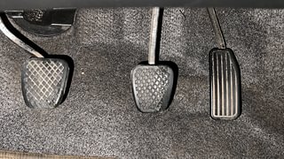 Used 2014 Honda Amaze [2013-2016] 1.2 S i-VTEC Petrol Manual interior PEDALS VIEW