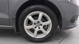 Used 2014 volkswagen Vento 1.6L Highline Petrol Petrol Manual tyres RIGHT FRONT TYRE RIM VIEW