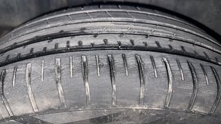 Used 2019 Maruti Suzuki Swift [2017-2021] ZXi Plus AMT Petrol Automatic tyres RIGHT REAR TYRE TREAD VIEW