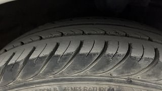 Used 2018 Hyundai Eon [2011-2018] Magna + Petrol Manual tyres RIGHT FRONT TYRE TREAD VIEW