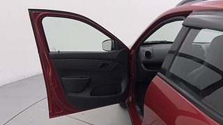 Used 2017 Renault Kwid [2017-2019] RXT 1.0 SCE Special Petrol Manual interior LEFT FRONT DOOR OPEN VIEW