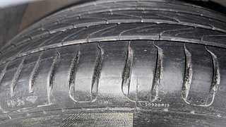 Used 2014 volkswagen Vento 1.6L Highline Petrol Petrol Manual tyres RIGHT FRONT TYRE TREAD VIEW