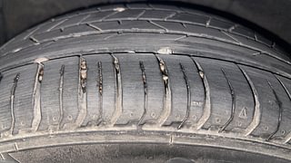Used 2022 Hyundai New i20 Asta (O) 1.0 Turbo DCT Petrol Automatic tyres RIGHT REAR TYRE TREAD VIEW