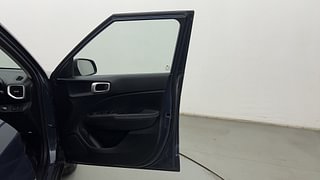 Used 2020 Hyundai Venue [2019-2022] SX 1.0 (O) Turbo iMT Petrol Manual interior RIGHT FRONT DOOR OPEN VIEW