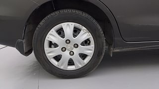 Used 2015 Honda Amaze [2013-2016] 1.2 S i-VTEC Petrol Manual tyres RIGHT REAR TYRE RIM VIEW