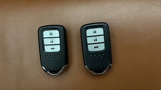 Used 2022 honda City V 4th Gen Petrol Manual extra CAR KEY VIEW