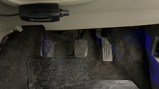 Used 2016 Maruti Suzuki Celerio VXI CNG Petrol+cng Manual interior PEDALS VIEW